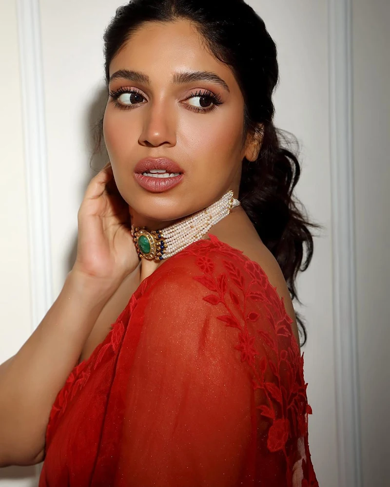 Bhumi Pednekar red saree hot actress