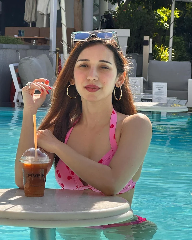 heli daruwala pink bikini hot indian dancer actress