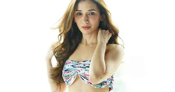 Heli Daruwala looked breathtaking in this beautiful attire – see pics.