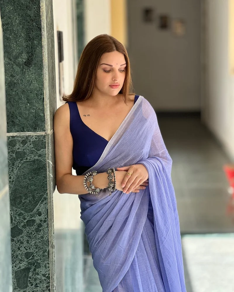 himanshi khurana saree curvy punjabi actress singer