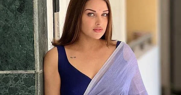 himanshi khurana saree curvy punjabi actress singer