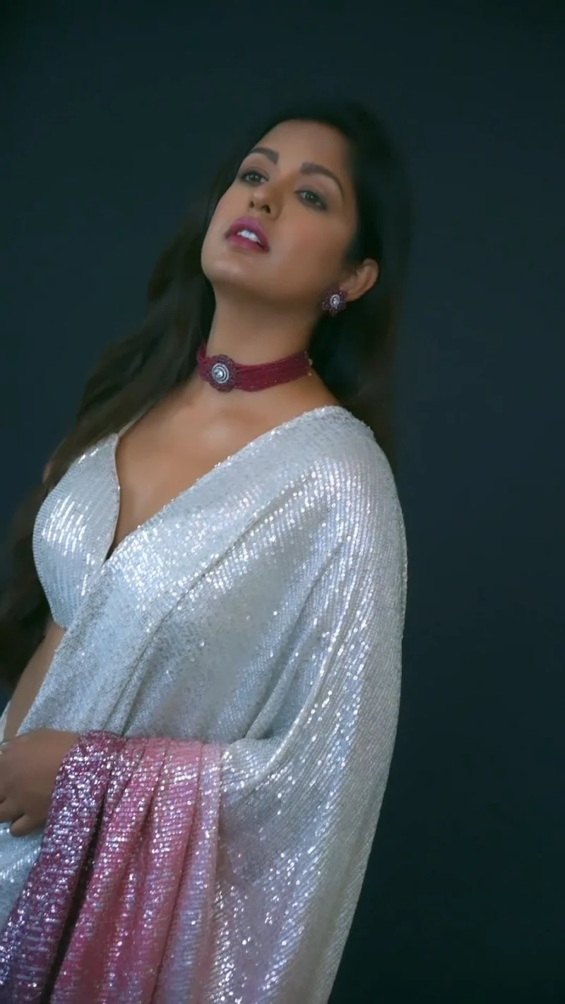 Ishita Dutta saree hot actress