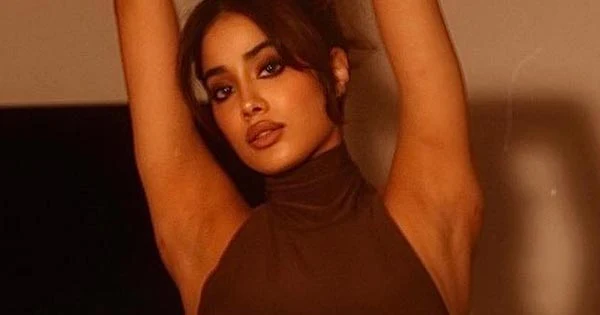 Janhvi Kapoor in bodycon gown looked too hot to handle – see pics.