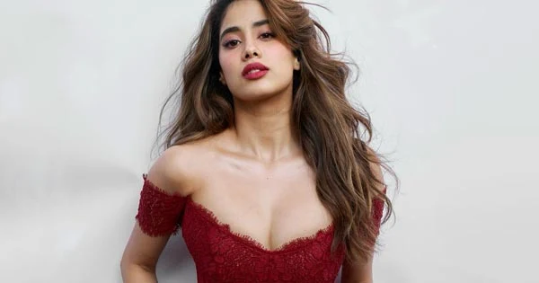 Janhvi Kapoor in cleavage baring red dress flaunted her hourglass figure – see now.