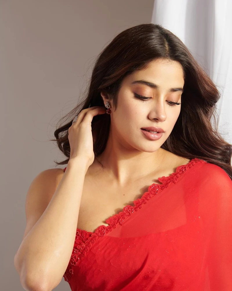 Janhvi Kapoor red saree curvy hot actress