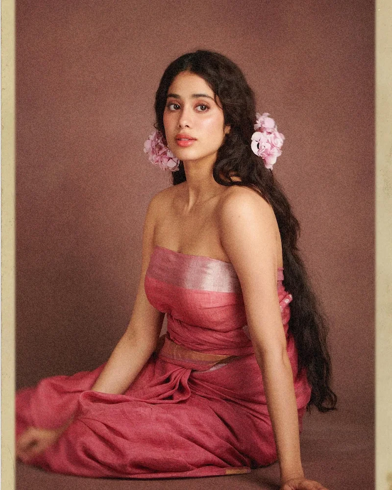 janhvi kapoor saree without blouse