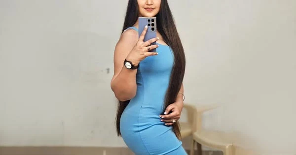 Gandii Baat actress flaunts her fine curvy figure in bodycon dress – see now.