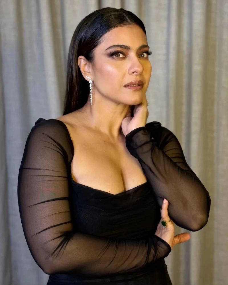 kajol cleavage black dress busty indian actress