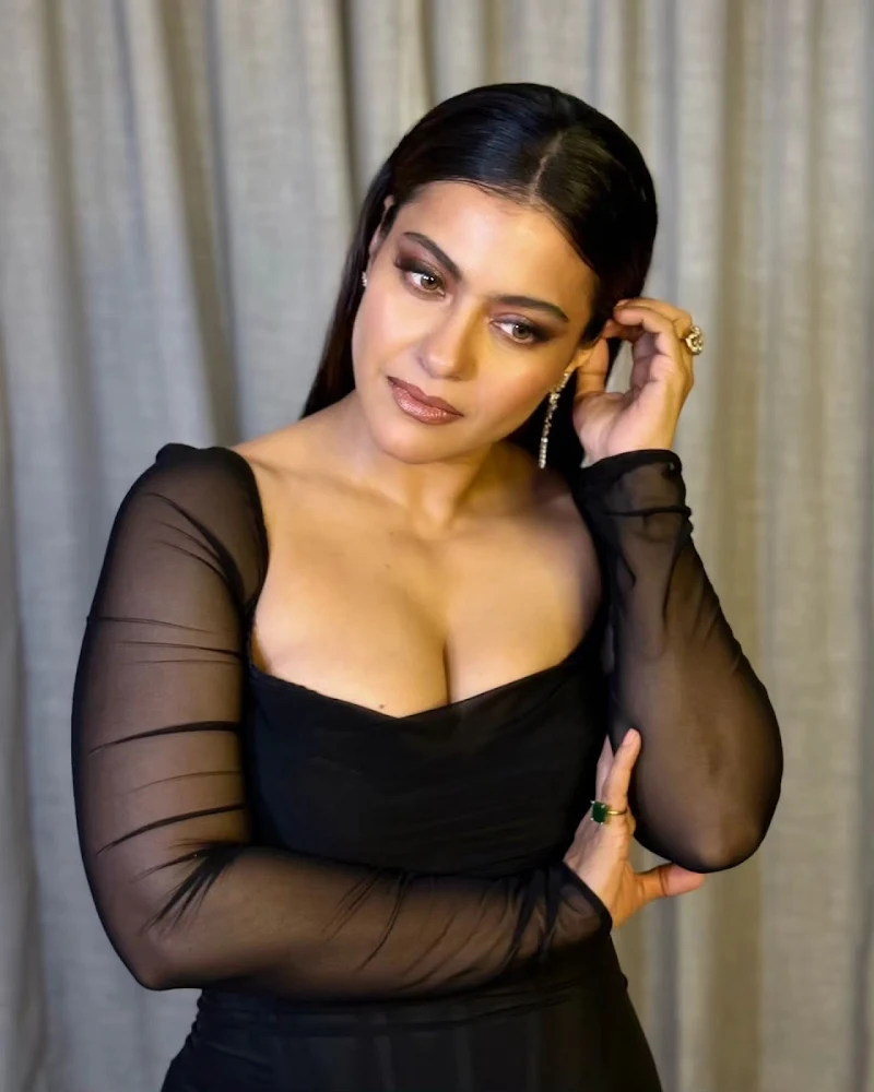 kajol cleavage black dress busty indian actress