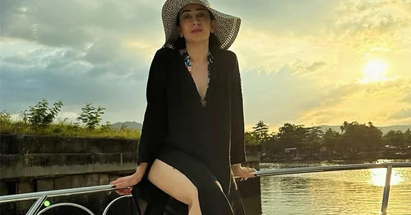 Karishma Kapoor flaunted her sexy legs in black high slit outfit – see vacation pics.