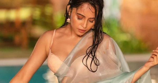 Paurashpur 2 actress, Kaushiki Rathore in wet saree with bra is too hot to handle – watch video.