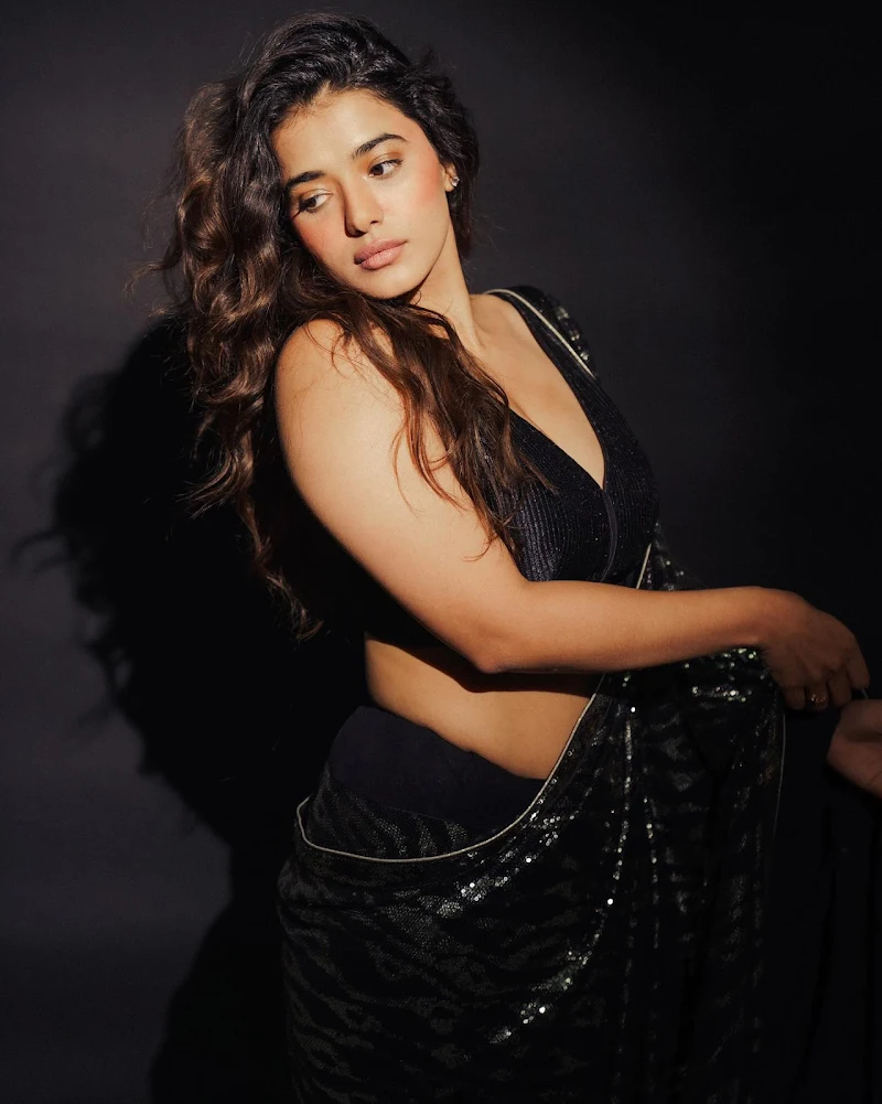 Ketika Sharma black saree cleavage curvy actress