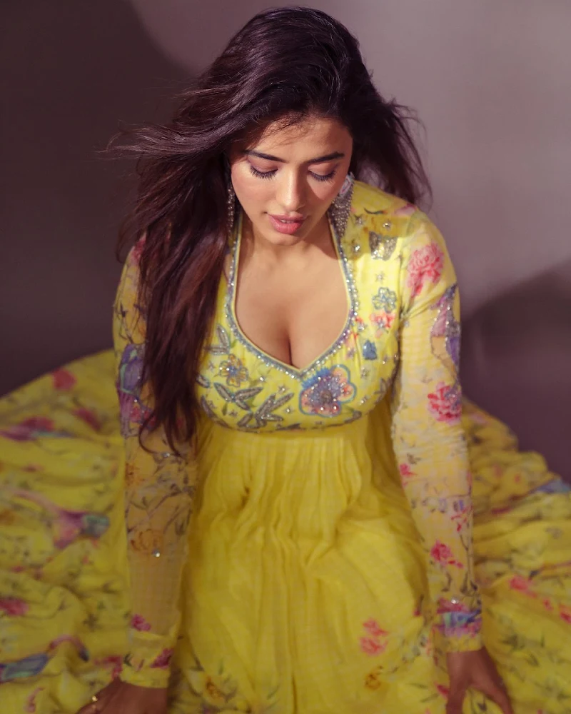 Ketika Sharma yellow suit cleavage curvy busty indian actress