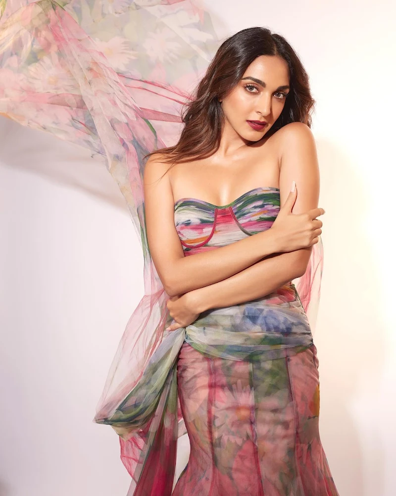 Kiara Advani cleavage off shoulder dress