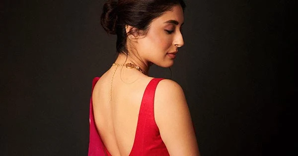 Kritika Kamra in this saree with backless blouse looked stunning  hot – see now.