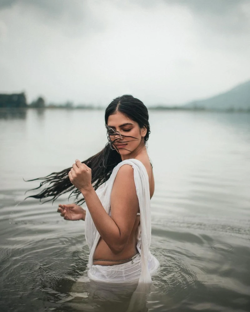 malavika mohanan wet white saree tiny blouse indian actress