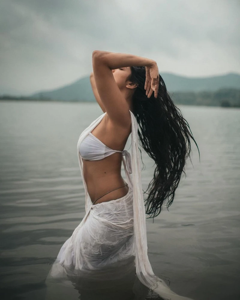 malavika mohanan wet white saree tiny blouse indian actress