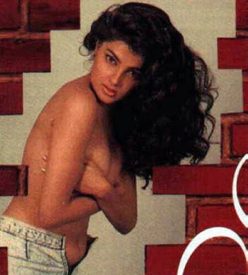 mamta kulkarni topless bold bollywood actress