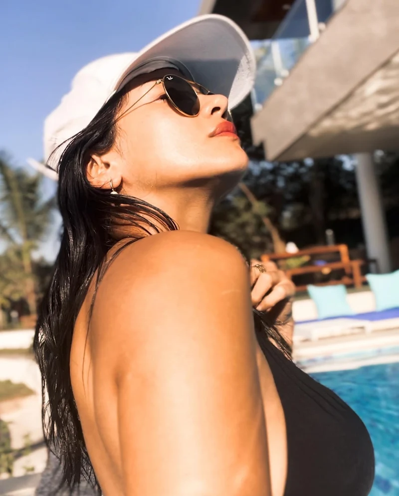 megha gupta black bikini cleavage