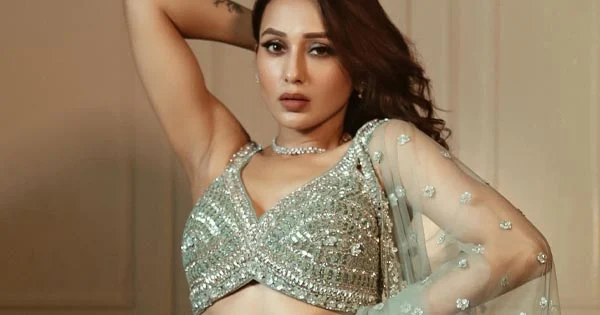 Mimi Chakraborty oozed oomph in this heavily designed lehanga – see now.