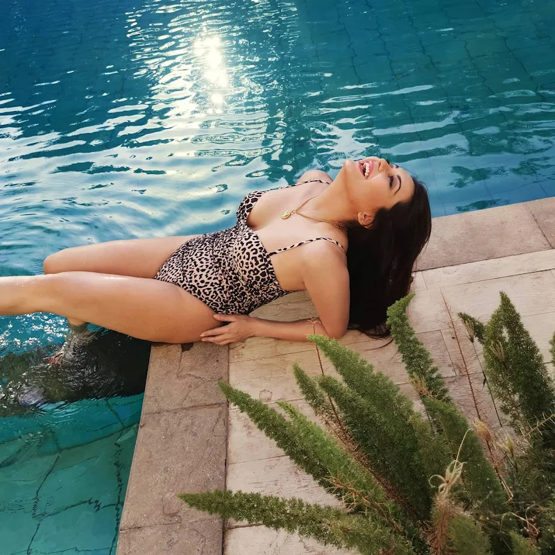 minissha lamba swimsuit cleavage sexy body legs