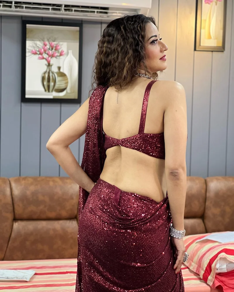 monalisa backless saree busty indian tv actress