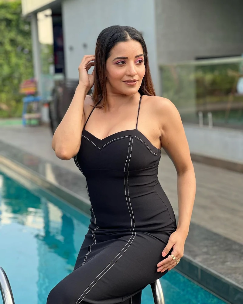 monalisa cleavgae tight black dress curvy indian actress