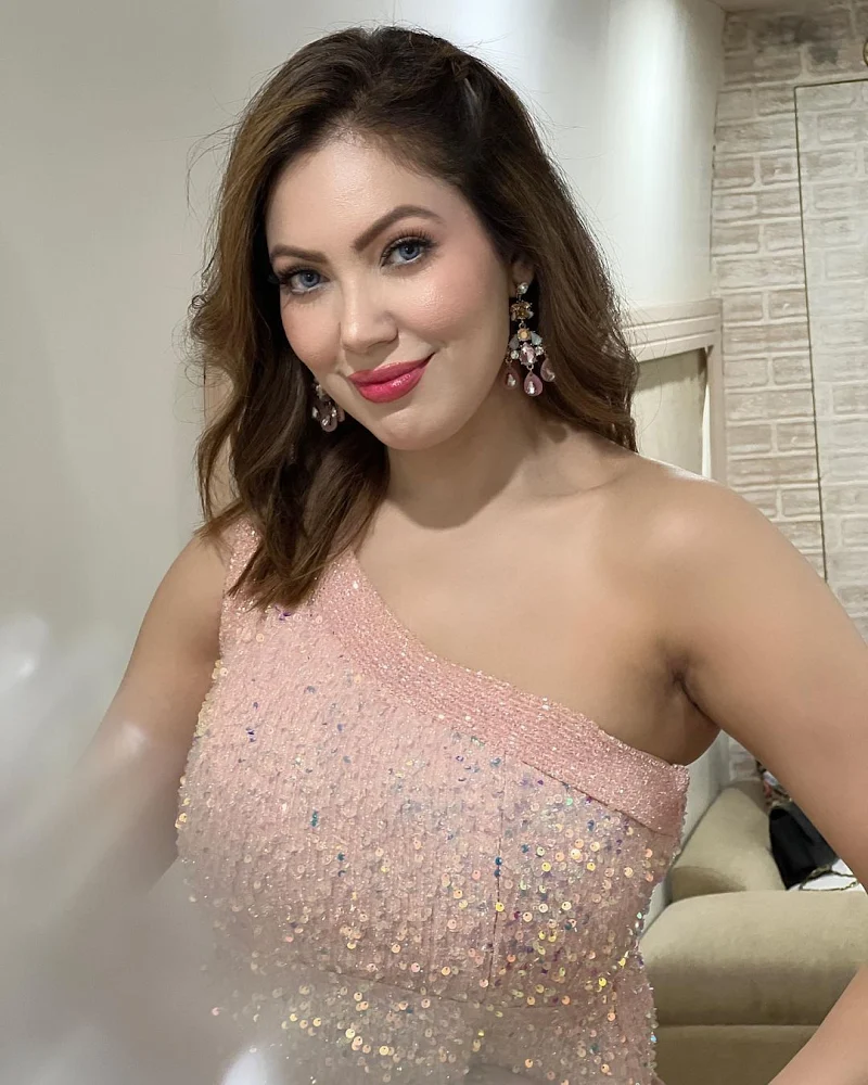 Munmun Dutta curvy tight dress babita ji hot