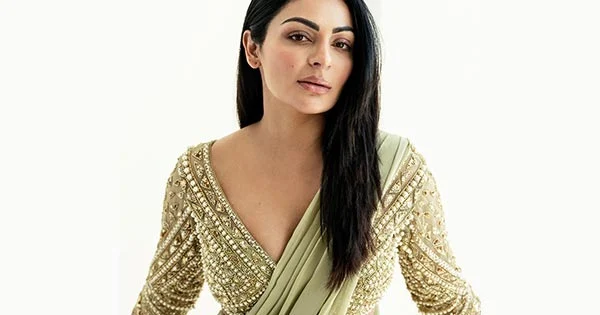 Punjabi actress, Neeru Bajwa’s stunning hot look in this designer saree wows fans – see now.