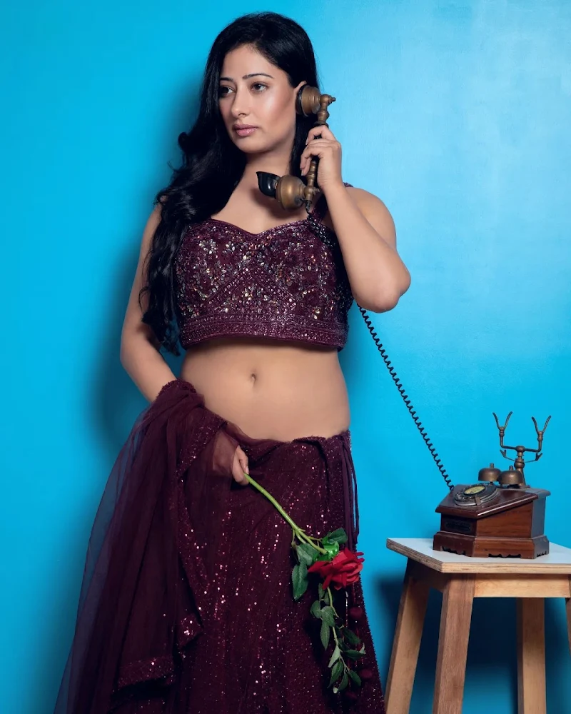 niharica raizada navel lehanga hot actress