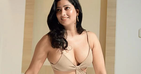 Niharica Raizada put on a busty display in this stylish dress – see now.