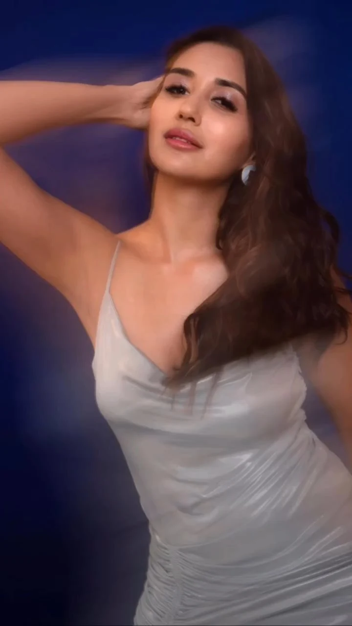 Nikita Dutta cleavage short tight dress sexy body