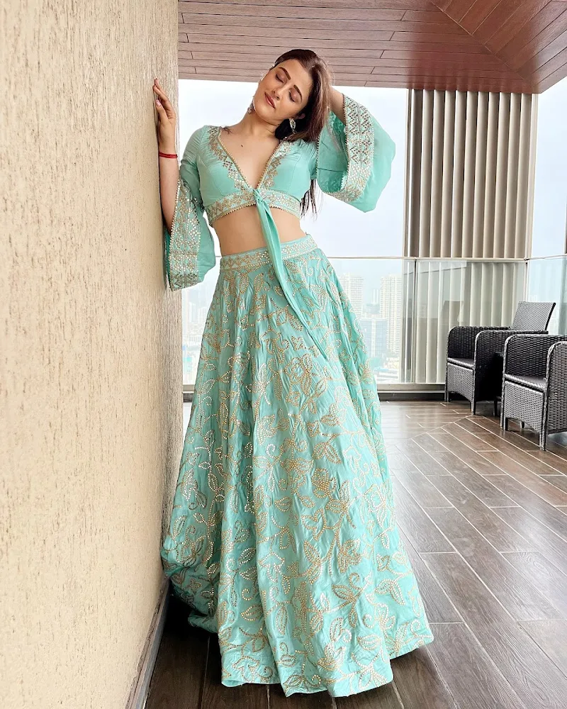 Nupur Sanon cleavage turquoise stylish outfit