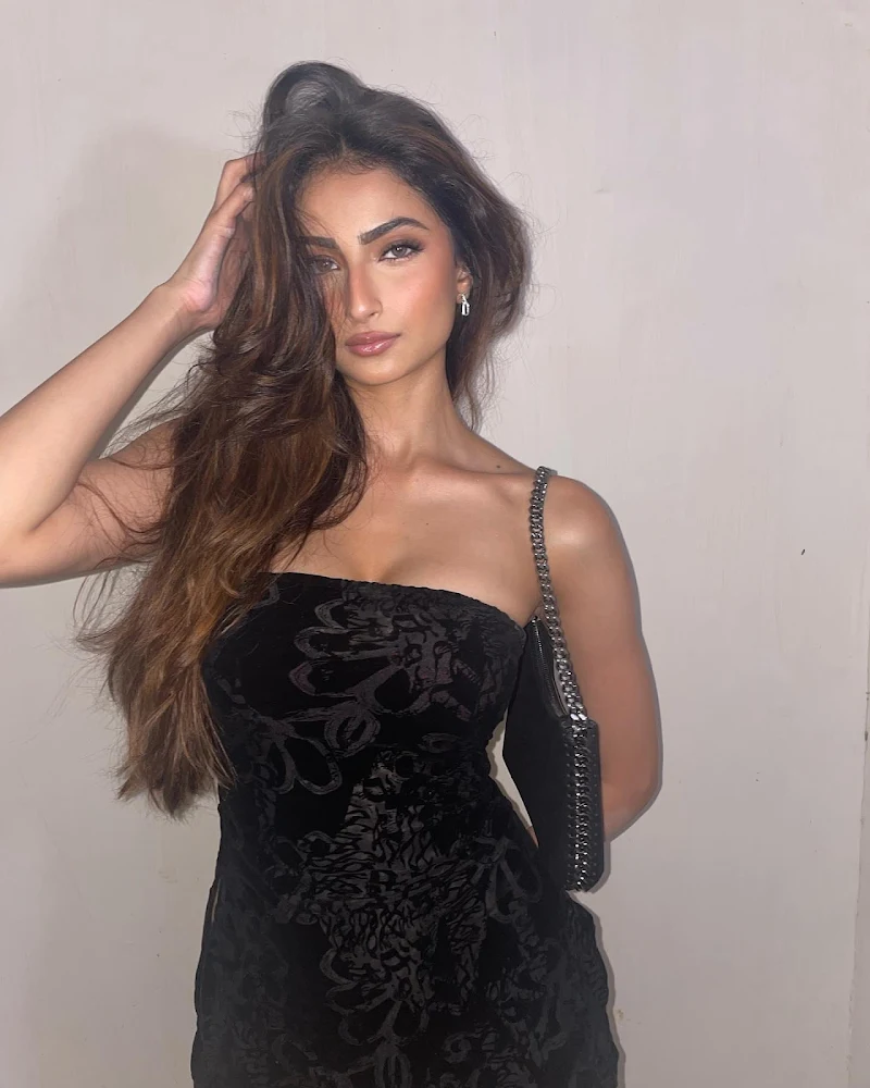 Palak Tiwari hot black outfit