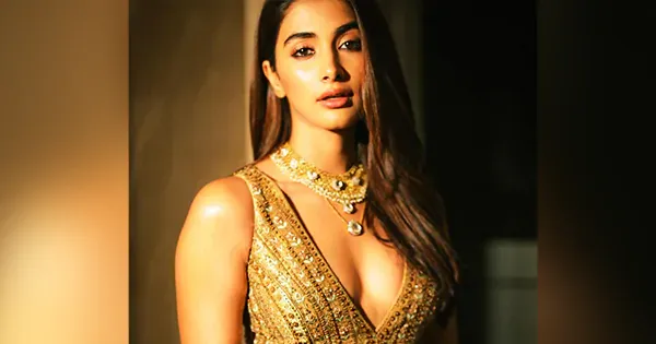 pooja hegde cleavage golden dress