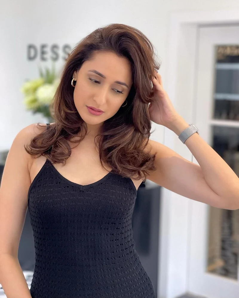 pragya jaiswal black dress slim sexy body