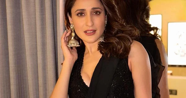 Pragya Jaiswal in black saree with cleavage baring blouse looked gorgeous – see now.