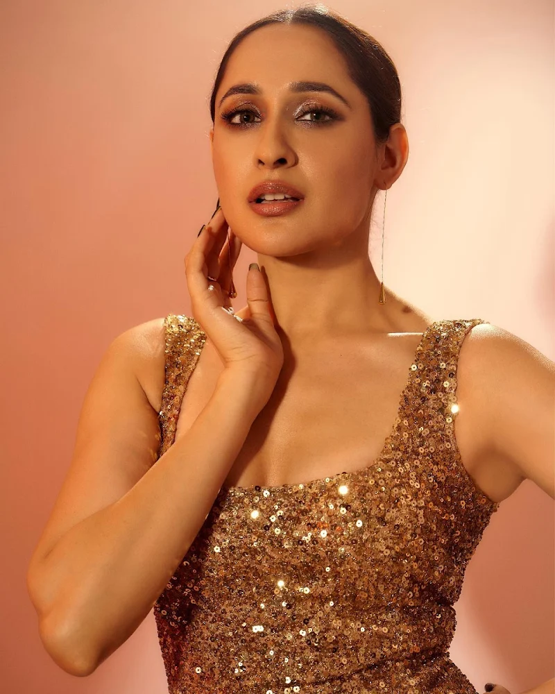 Pragya Jaiswal cleavage high slit dress