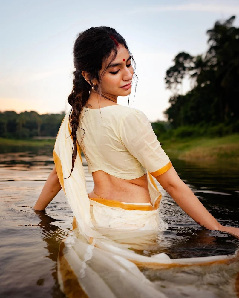 Priya Prakash Varrier white wet saree hot south actress