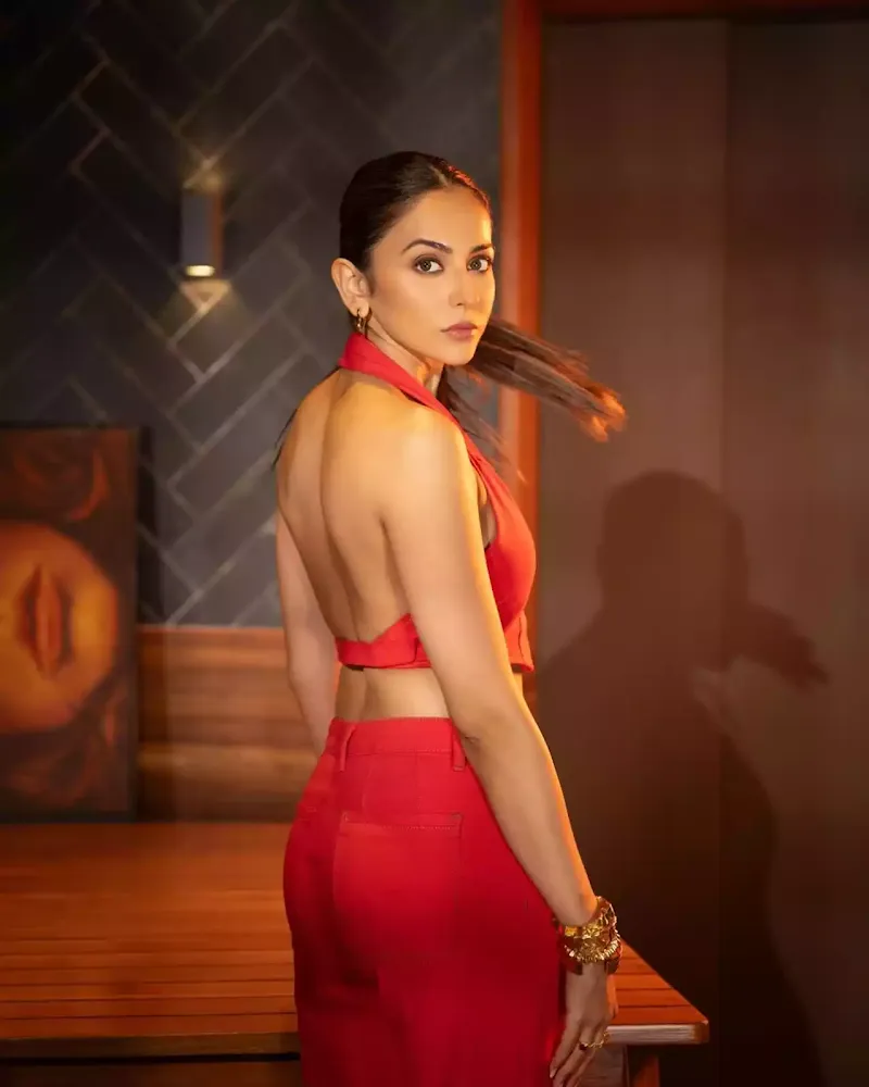 rakul preet sexy back red outfit hot photoshoot