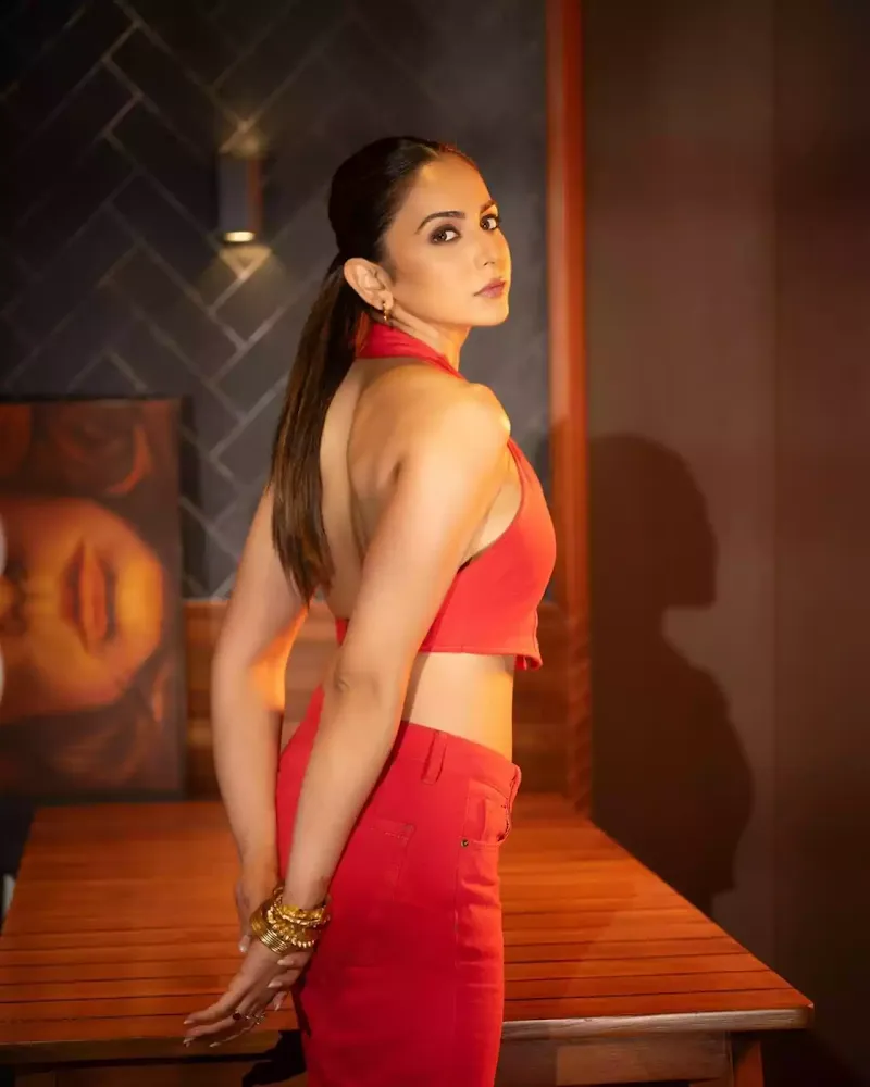 rakul preet sexy back red outfit hot photoshoot