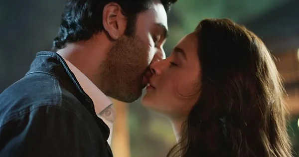 Brahamastra – full trailer feat. Ranbir, Alia, Mouni, Amitabh and Nagarjuna.