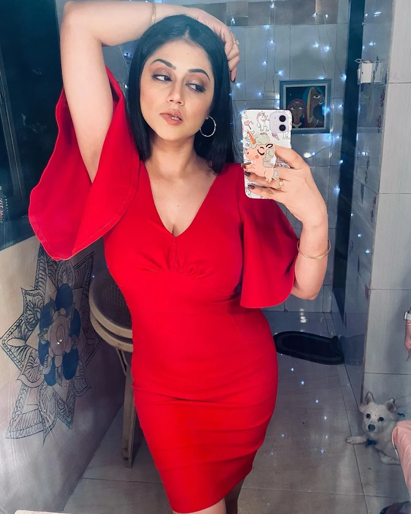 Reema Worah curvy tight red dress tv actress