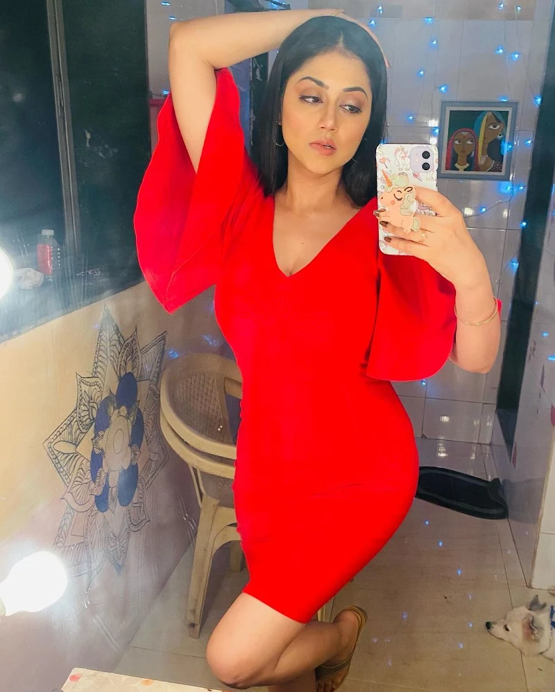 Reema Worah curvy tight red dress tv actress