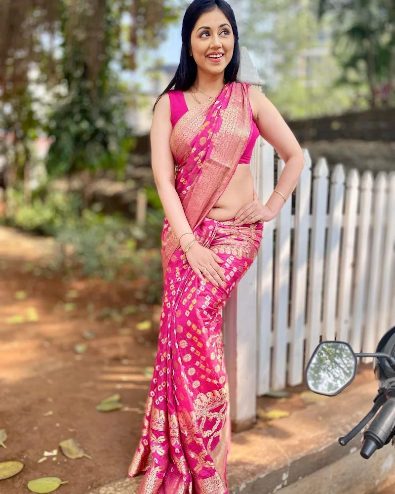 reema worah navel saree curvy indian actress