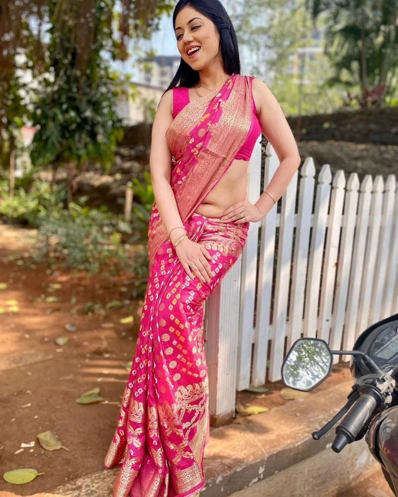 reema worah navel saree curvy indian actress