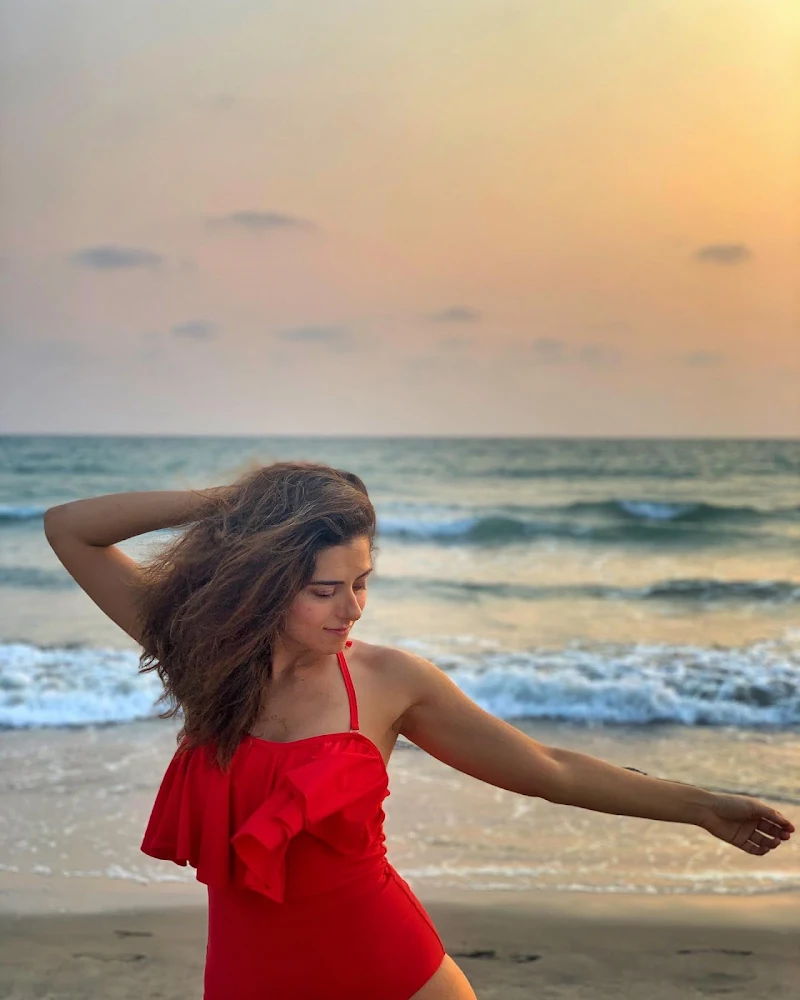 ridhi dogra red swimsuit jawan actress