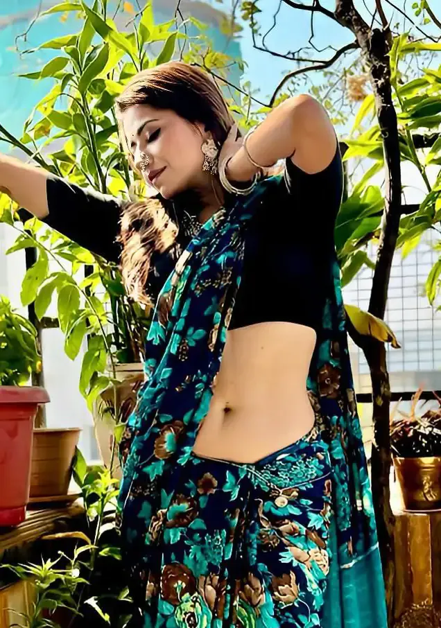 ridhiema tiwari saree navel indian tv actress copy