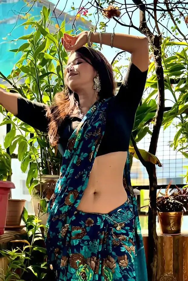 ridhiema tiwari saree navel indian tv actress copy