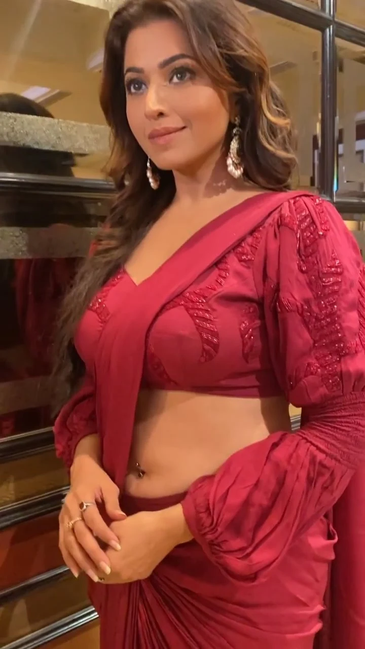 Ridhiema Tiwari saree navel piercing tv actress